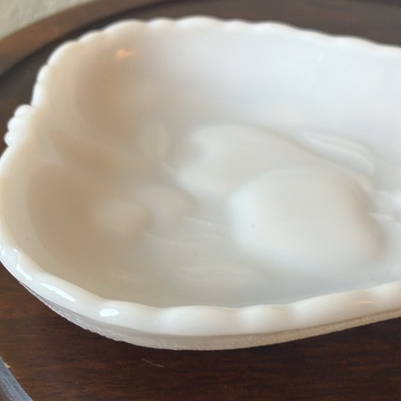 Hazel Atlas: Vintage Pear Shape Milk Glass Snack/ Fruit Dish- Plate- Home Decor - Picture 8 of 16